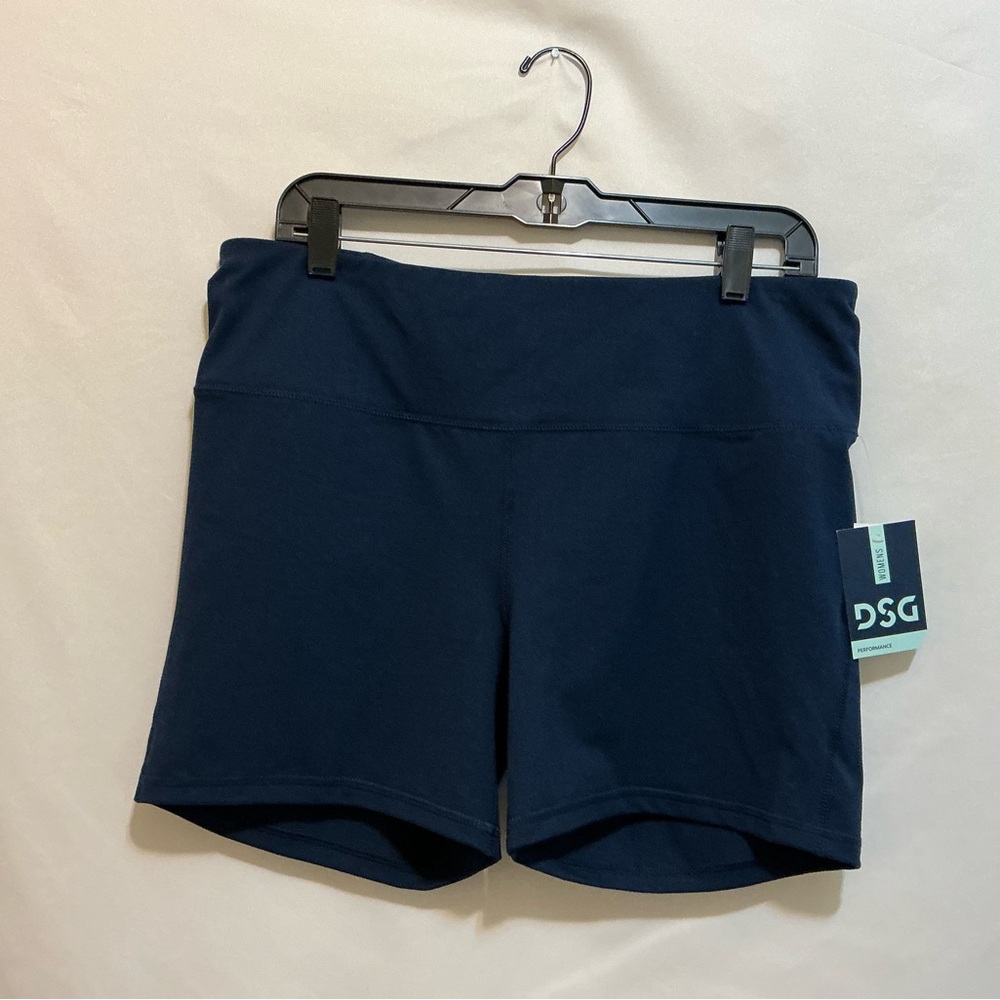 DSG Women’s Navy Athletic Shorts Size XL - NWT!